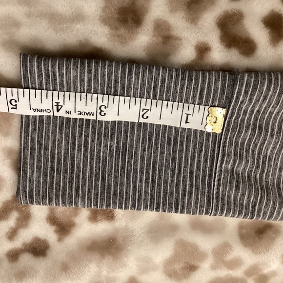 GapFit Breathe Long Sleeved Open Back T-Shirt, Size S - Picture 8 of 11